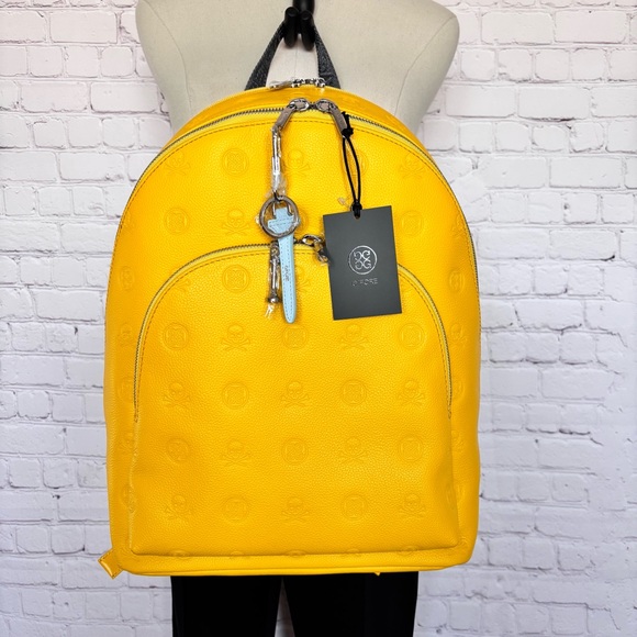 G/FORE Cyber Embossed Full Grain Genuine Leather Skull & Tees Unisex Backpack - Picture 3 of 16